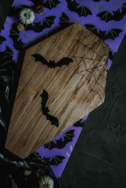 deski do krojenia i tace Halloween dębowa deska do serwowania trumna Woodwasp