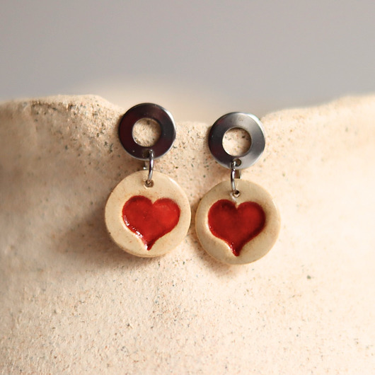 kolczyki ceramiczne Kolczyki ceramiczne z sercem
