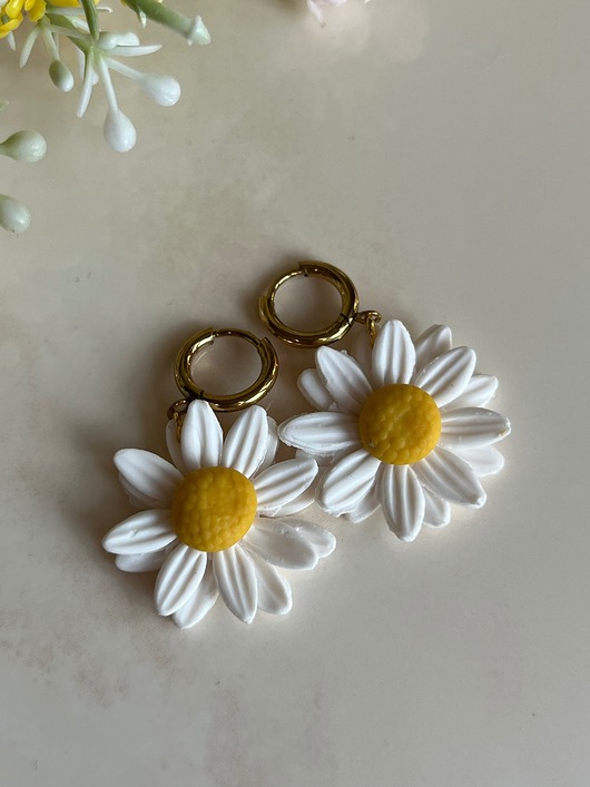 kolczyki z masy plastycznej Kolczyki "Stokrotka" handmade Polska polimerowa glina