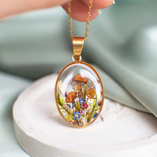 wisiory Naszyjnik z leśną kompozycją