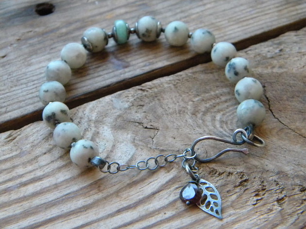 bransoletki wire wrapping Szare matowe kulki   - bransoletka