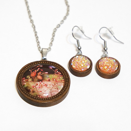 komplet biżuterii Druzy morelowe, drewno - naszyjnik i kolczyki