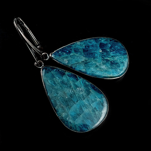 kolczyki z kamieniami Kolczyki morskie apatyty