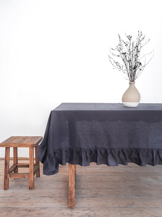 obrusy i serwetki Lniany obrus z falbanką CHARCOAL