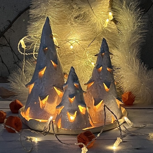 dekoracje świąteczne Zestaw świąteczny choinki ceramiczne