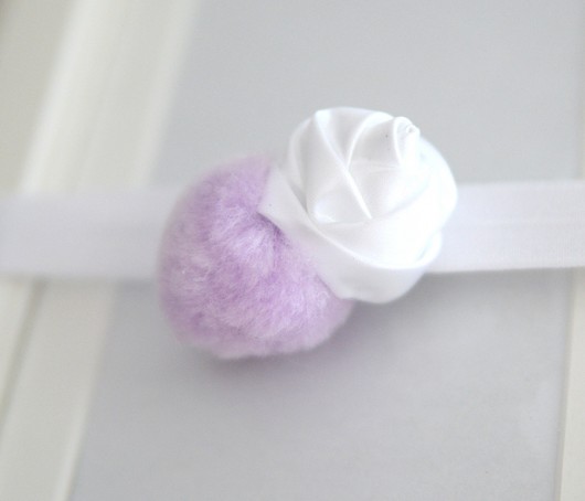 Opaska z kwiatkiem i pomponem smalldesign