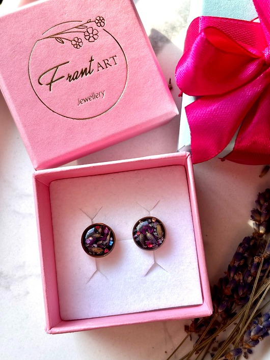 kolczyki z żywicy Kolczyki lawenda na czerni