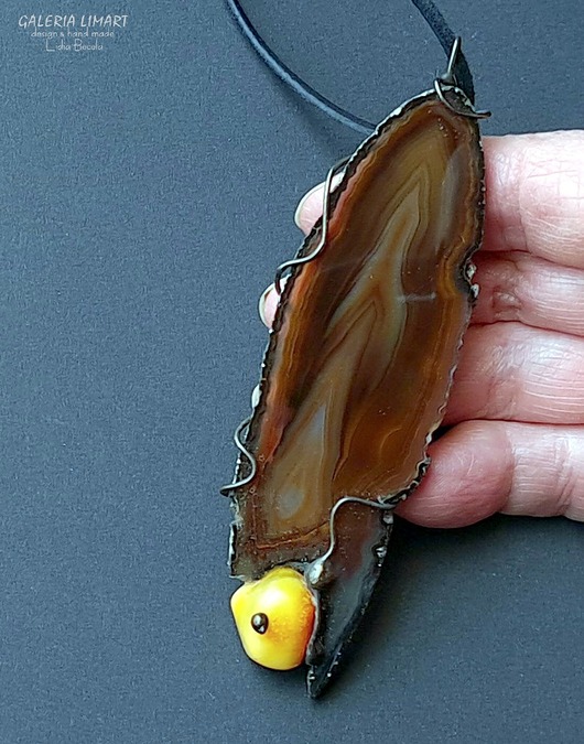 wisiory Wisior z agatem brazylijskim w pięknej kolorystyce i bursztynem PREZENT lux