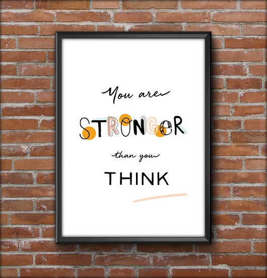 obrazy i plakaty do pokoju dziecięcego Plakat motywacyjny You are stronger than you think