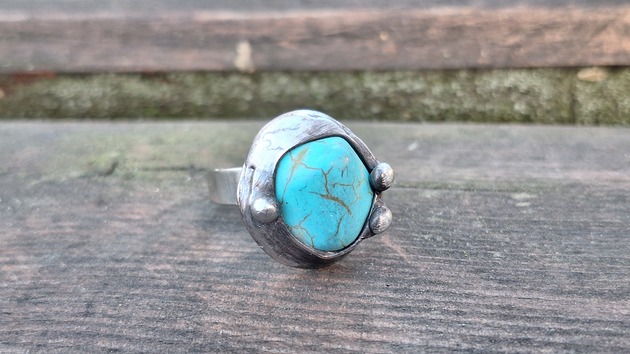 pierścionki - różne Howlitek - pierścionek regulowany