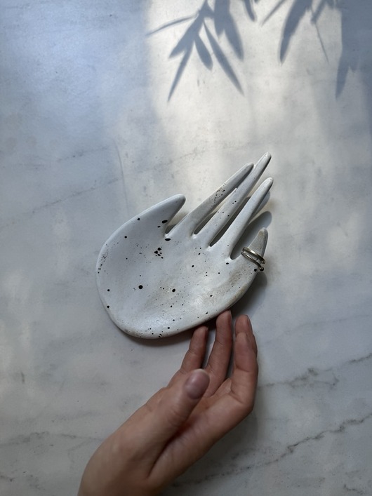 pojemniki na biżuterię Ceramiczna Dłoń Handmade Podstawka na Biżuterię Dalmatyńczyk