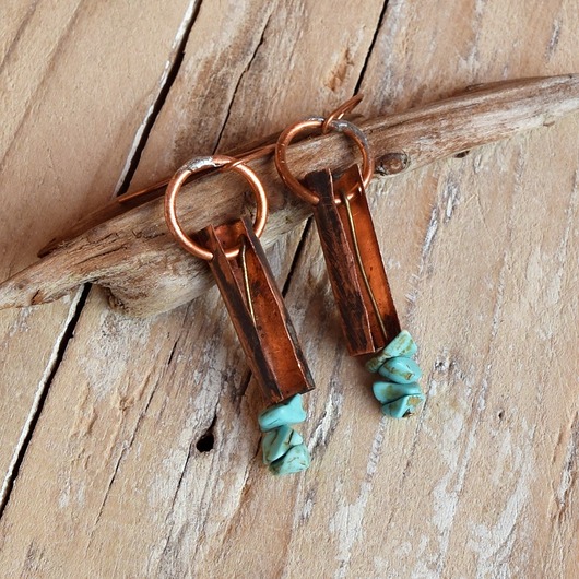 kolczyki z mosiądzu Kolczyki z kutej, oksydowanej miedzi i turkusu /55/ biżuteria handmade