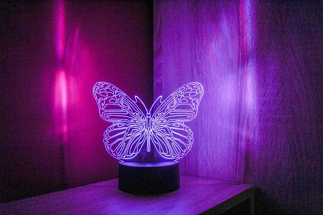 lampy do pokoju dziecka Lampka LED motyl