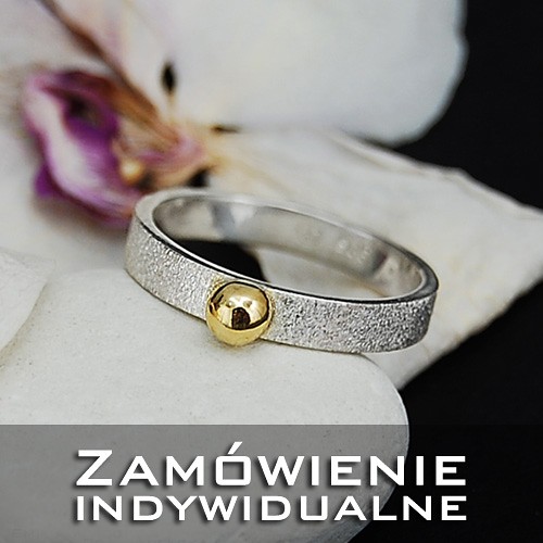 Gładka ze złotą kuleczką - zamówienie MAREMI Jewelry