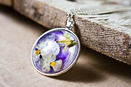 Okrągły naszyjnik z żywicy So Jewelry