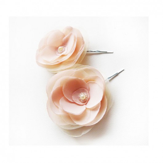 Salmon Flowers... handmadebyeli