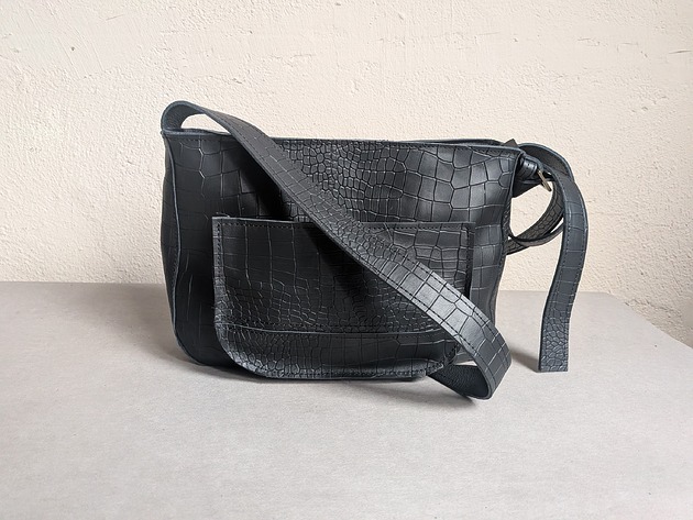 torby na ramię Czarna skórzana torebka listonoszka Kroko