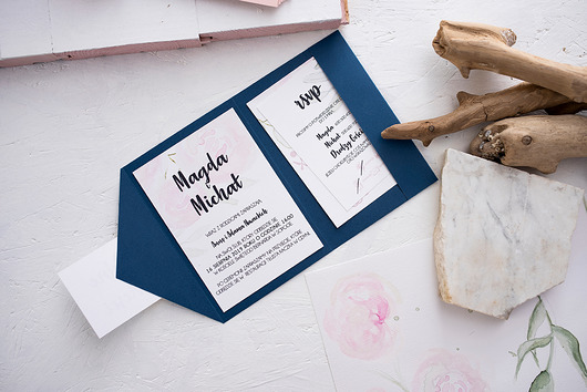 Zaproszenie EVERYBODY LOVES PEONIES granat Papel