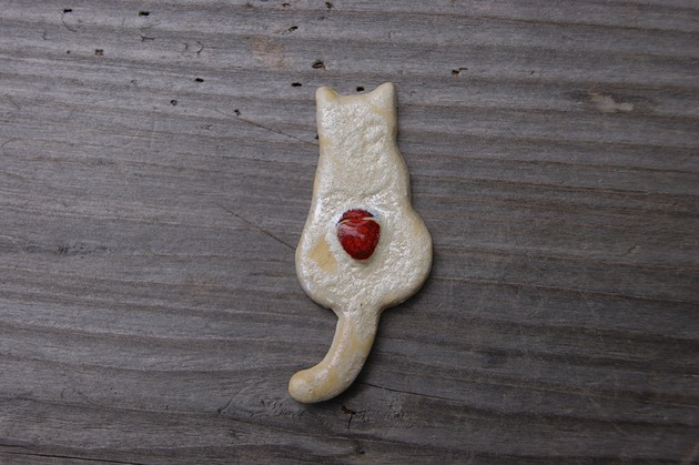magnesy Ceramiczny magnes kot perłowy z sercem
