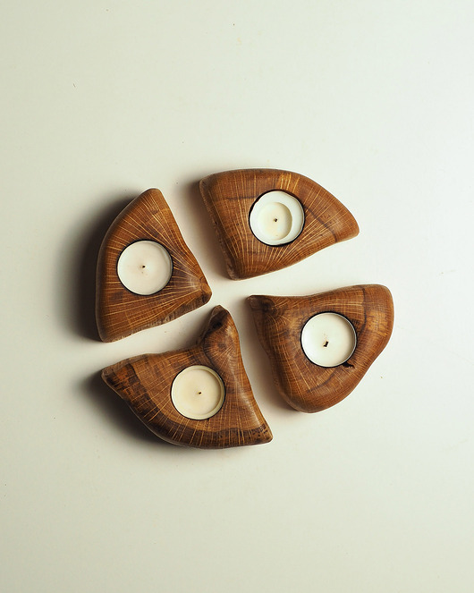 świeczniki i świece Zestaw dębowych świeczników