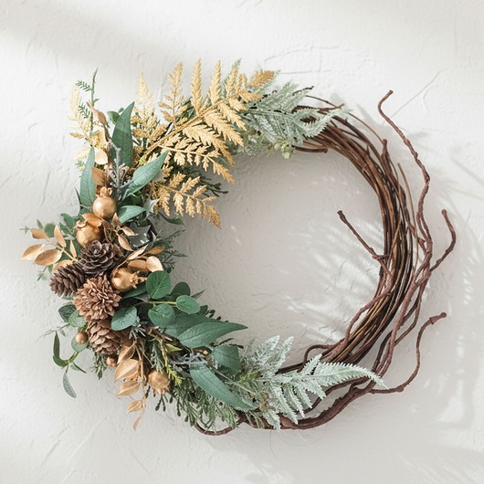 wianki bożonarodzeniowe Asymetryczny wianek szyszki i paproć (26cm)