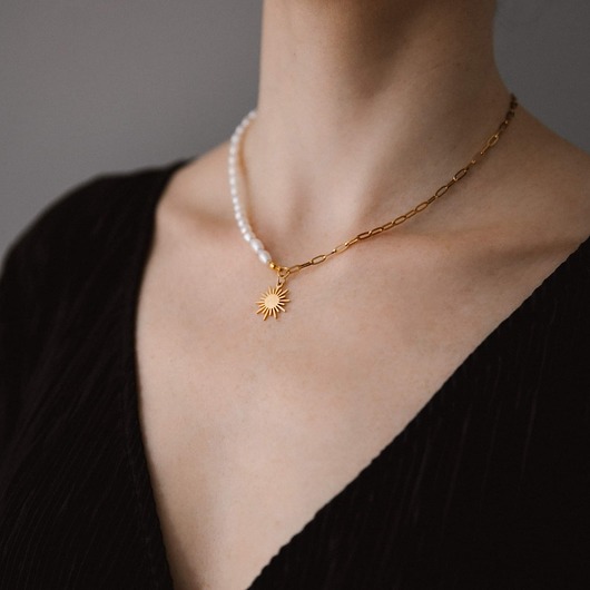 chokery Choker z pereł z zawieszką
