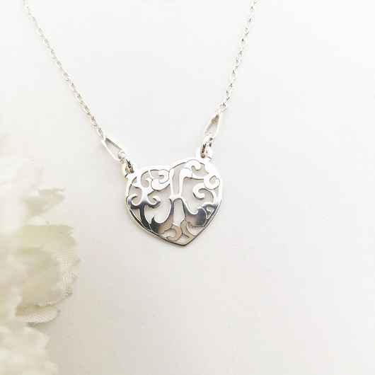 srebrne naszyjniki FOR MY LOVE- NASZYJNIK z literką K , monogram w sercu