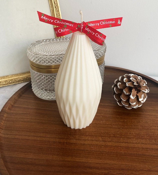 świeczniki i świece Świeca ekologiczna sojowa dekoracyjna "Grusha" 137x65mm