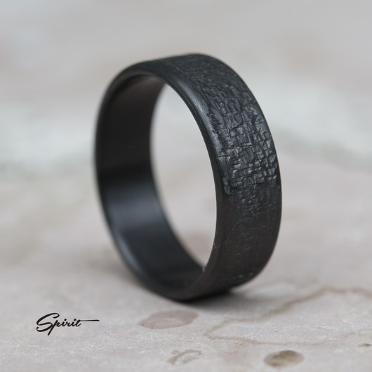 biżuteria męska Czarna męska młotkowana obrączka ślubna