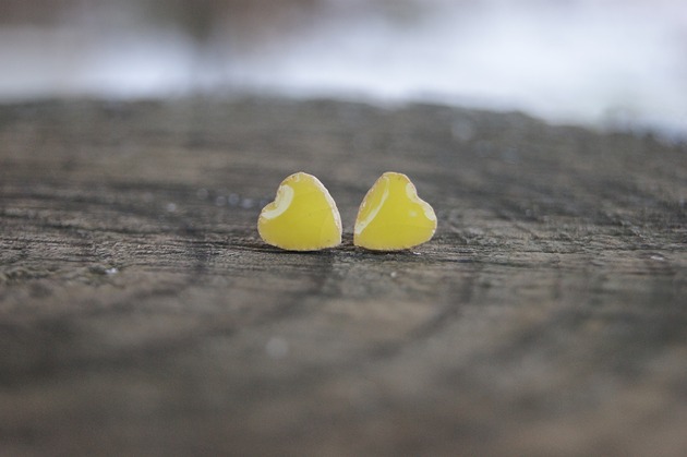 kolczyki ceramiczne Małe żółte serduszka "Słoneczna Łąka" kolczyki ceramiczne