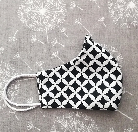 maseczka black and white Martha Stark