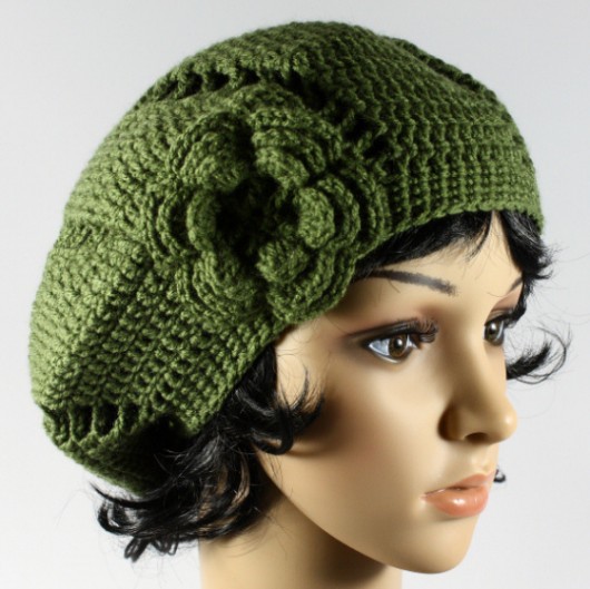 beret khaki z kwiatem RękaProduction