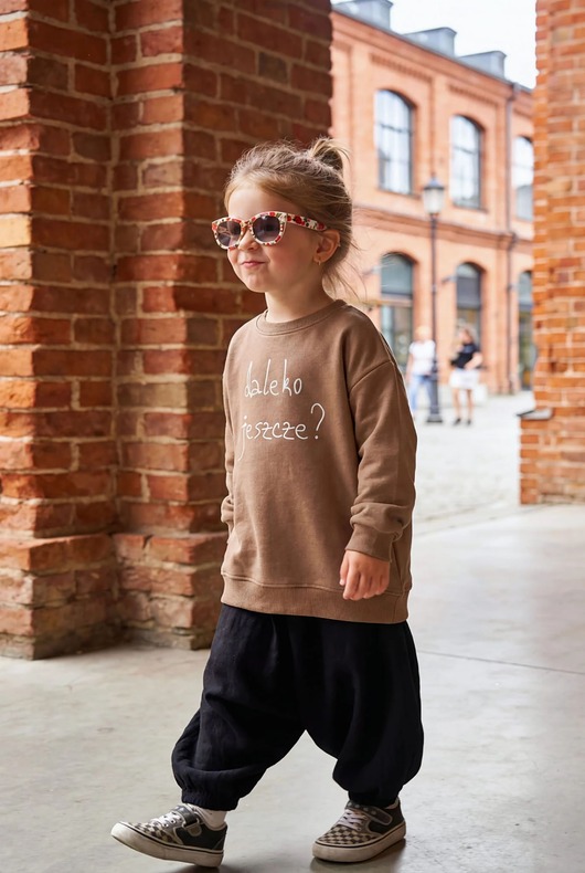 bluzy dla dziewczynki Bluza dziecięca DALEKO JESZCZE? - kawowa