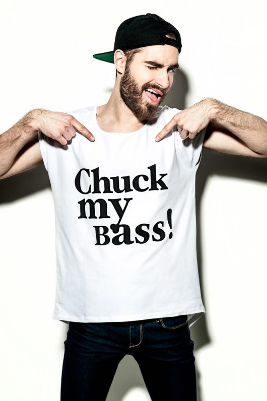 CHUCK MY BASS t-shirt SHE/S A RIOT