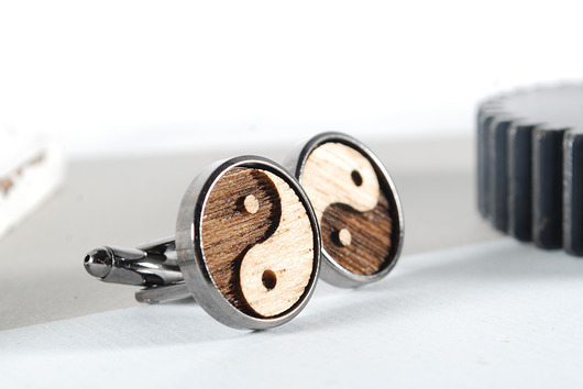 YIN-YANG - drewniane spinki mankietowe w pudełku MOODFORWOOD Studio