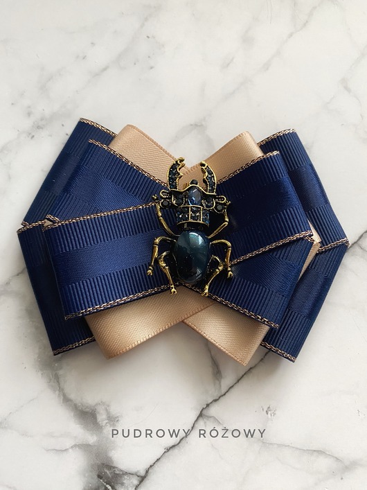 broszki Brosza z cudnym granatowym Owadem New Jesień