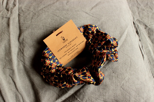 Jedwabne SCRUNCHIE gumka do włosów Upcykling VENUSS concept store