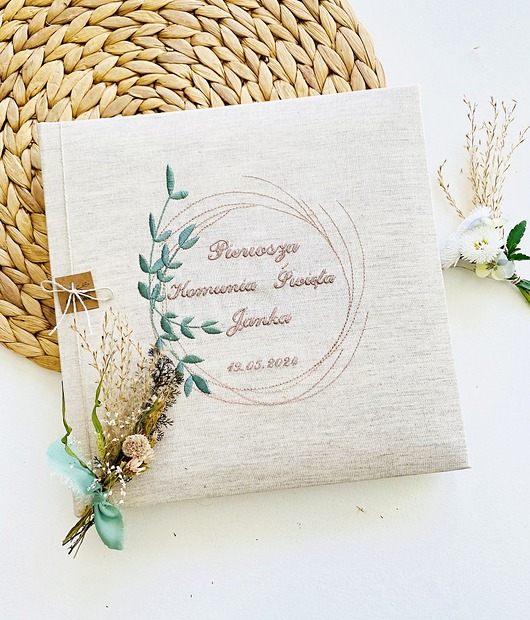 komunia - pozostałe Album Pierwsza  Komunia Święta - wianek delikatny