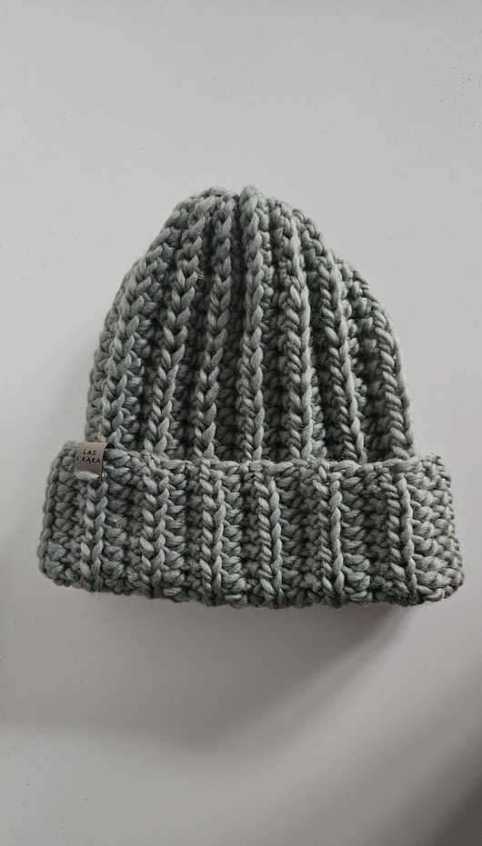 czapki damskie Czapka wełniana w kolorze szałwii