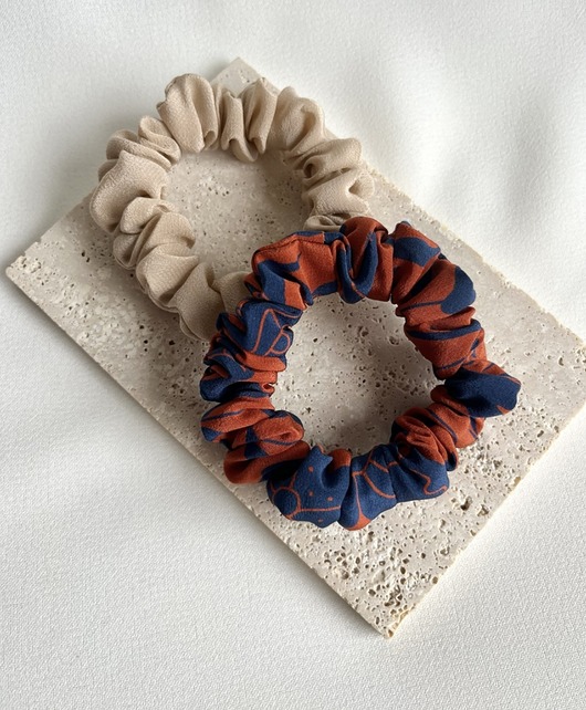 gumki do włosów 2 jedwabne gumki scrunchies Ellie & Beige Silk