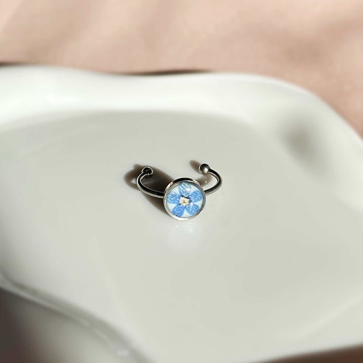 pierścionek z żywicy Regulowany pierścionek z kwiatami