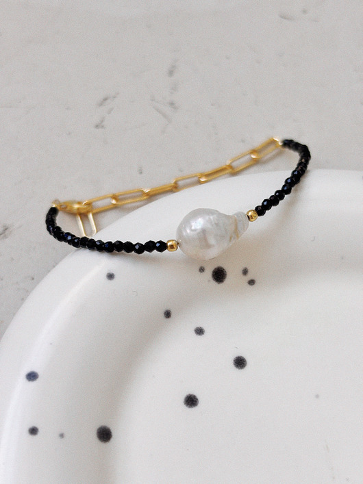 bransoletki z kamieni naturalnych Bransoletka czarna Onyks z perłą