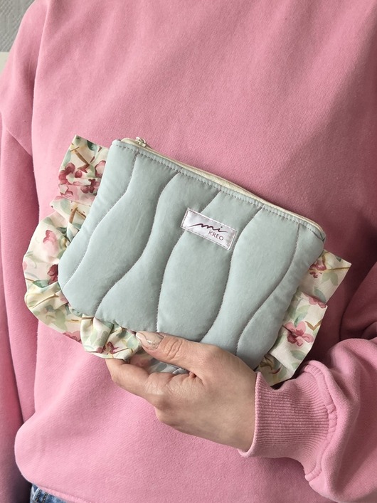 kosmetyczki Kosmetyczka falbanka kwiatowa