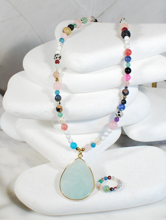 naszyjniki - inne Kosmos. Naszyjnik z naturalnych kamieni oryginalny styl