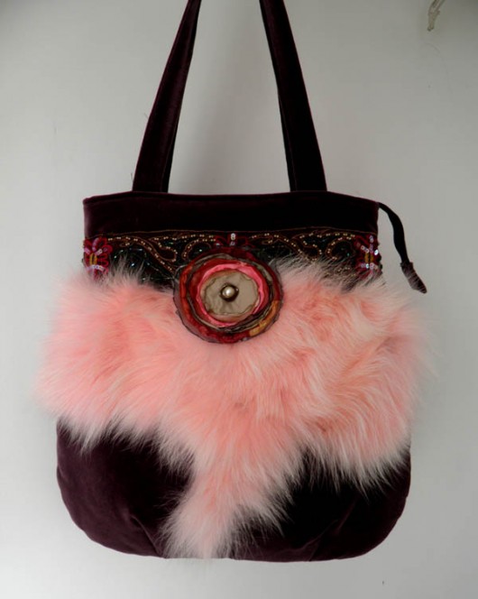 Torebka Fioletowy aksamit z futrem pink AvA