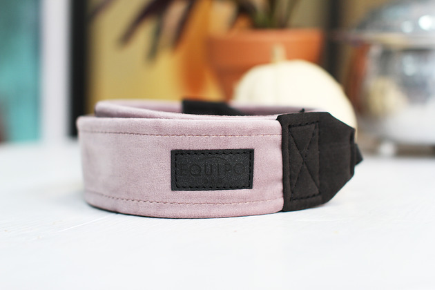 Pasek do aparatu Camera Strap pudrowy róż welur equipo