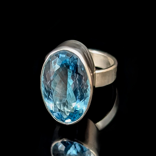 pierścionki srebrne Pierścionek niebiański topaz
