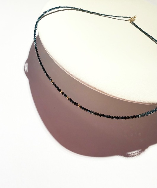 złote naszyjniki Naszyjnik z niebieskimi diamentami Aurora