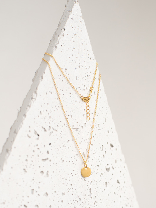 Minimalistyczny naszyjnik z blaszką CLASSIC La Femme Jewellery