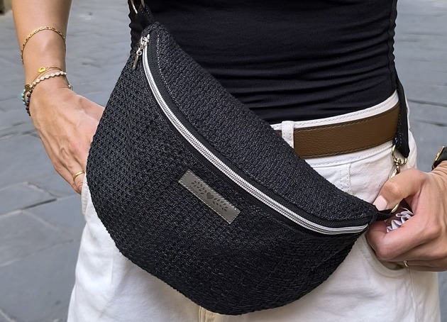 saszetka nerka Czarna nerka  pleciony materiał boho na ramię